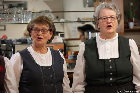 Slavnostna podelitev priznanj in cvetja diamantnim, bisernim in zlatim parom (15)